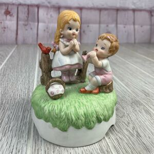 Lund’s Lites Music Box. Lefton China. Hand Painted  #00123. Boy, Girl Picnic